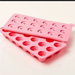 Kate spade Silicone strawberry shape NWT ICE MOLD OR PASTRY MOLD